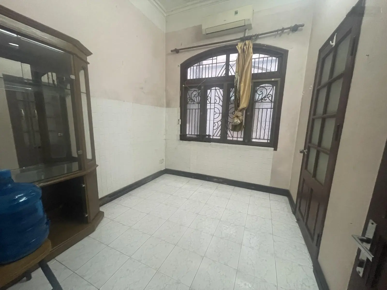 Bán gấp nhà riêng phố Thái Hà 70m 4 Tg MT 6,5m hơn 10 tỷ 20m phố sầm uất 2 mặt thoáng.