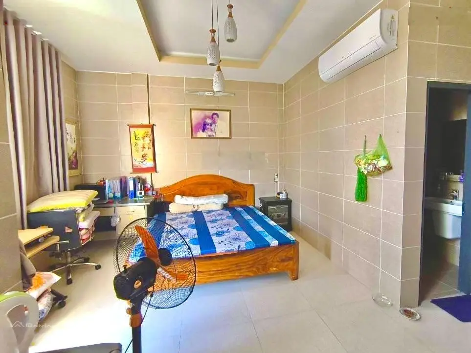 Bán nhà 2 tầng đẹp - dt khủng ngang 8m - ngay ngã 4 bình phước - dt 98m2 - giá chỉ 5.xx tỷ.!!