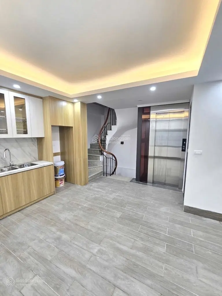 Cần Tiền Bán Gấp -Nhanh Chân Thì Còn-Thái Hà - 6 Tầng Thang Máy - Oto Đỗ Cổng - Lô Góc Thoáng -