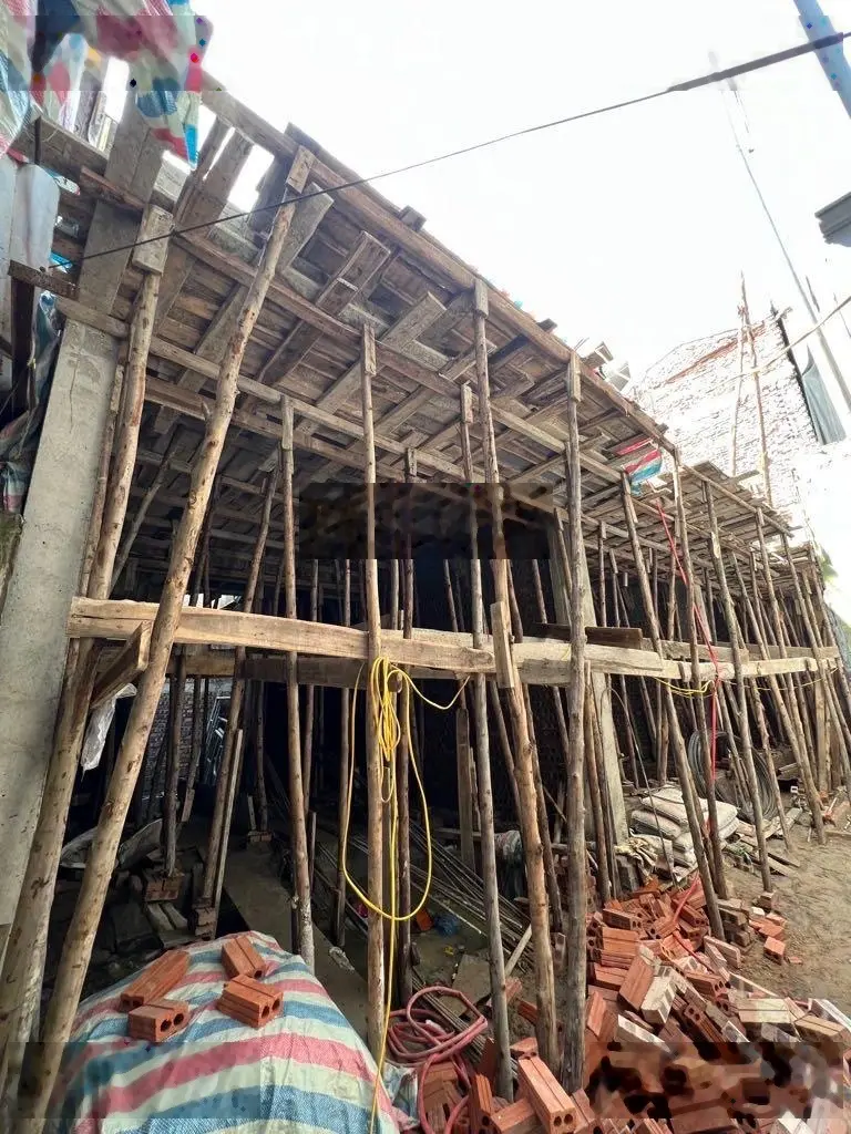 Chủ đầu tư uy tín có 1 lô 3 căn nhà mới Văn Chương, Đống Đa, DT 39m2 x 6 tầng, MT 4m giá: 7.5 tỷ TL