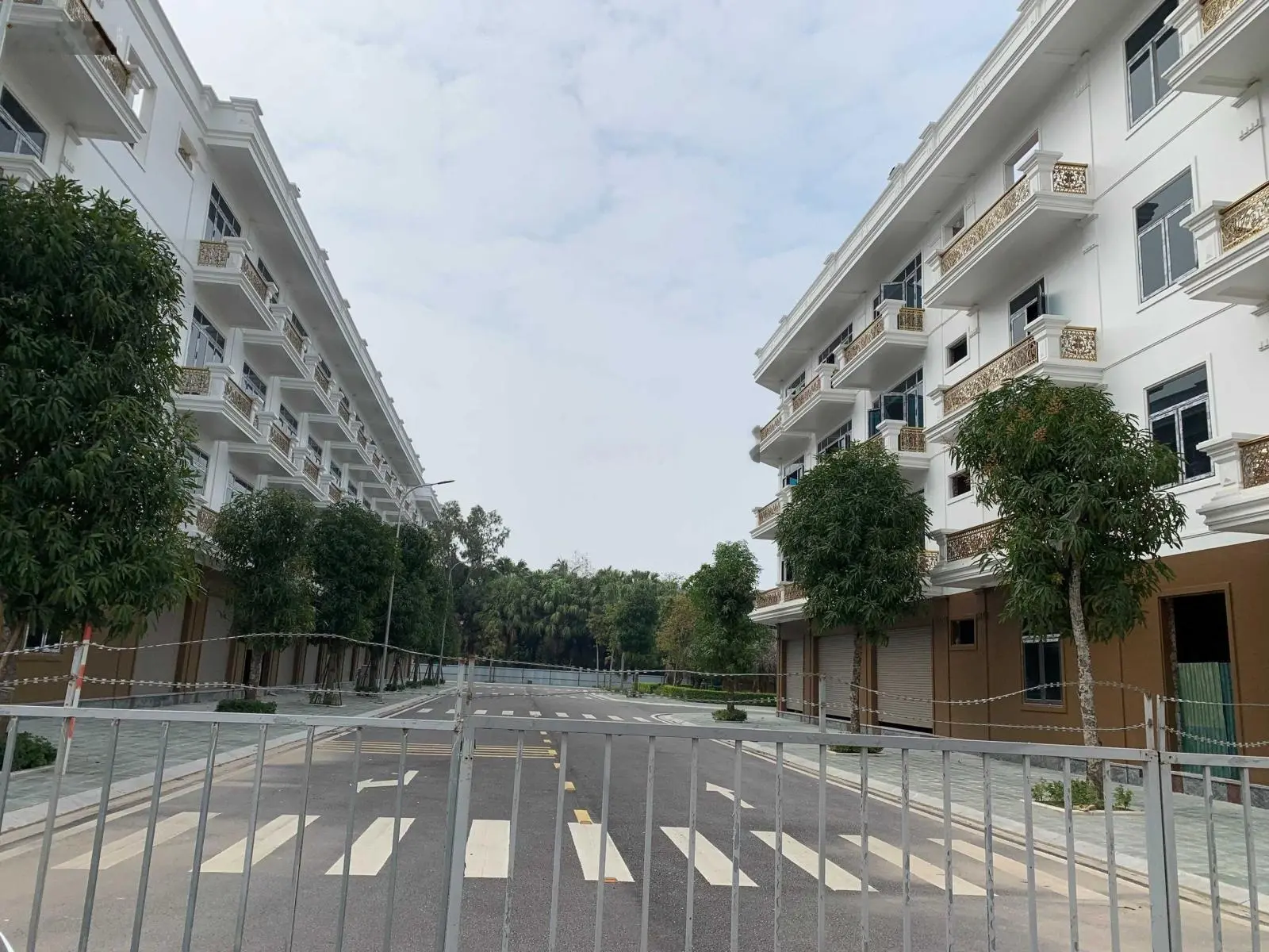 Bán nhanh căn đầu ve 4 tầng, MT 10m, DT 131m2 mặt công viên KĐT mới, TP Thanh Hóa. Giá 8 tỷ