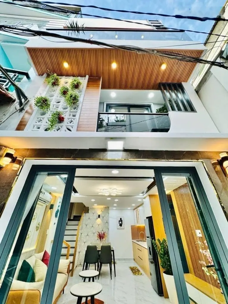 Bán nhà Khánh Hội Quận 4 - 3 tầng - chỉ 3 tỷ - Bề ngang 4m - 28m2 - nhà mới full nội thất