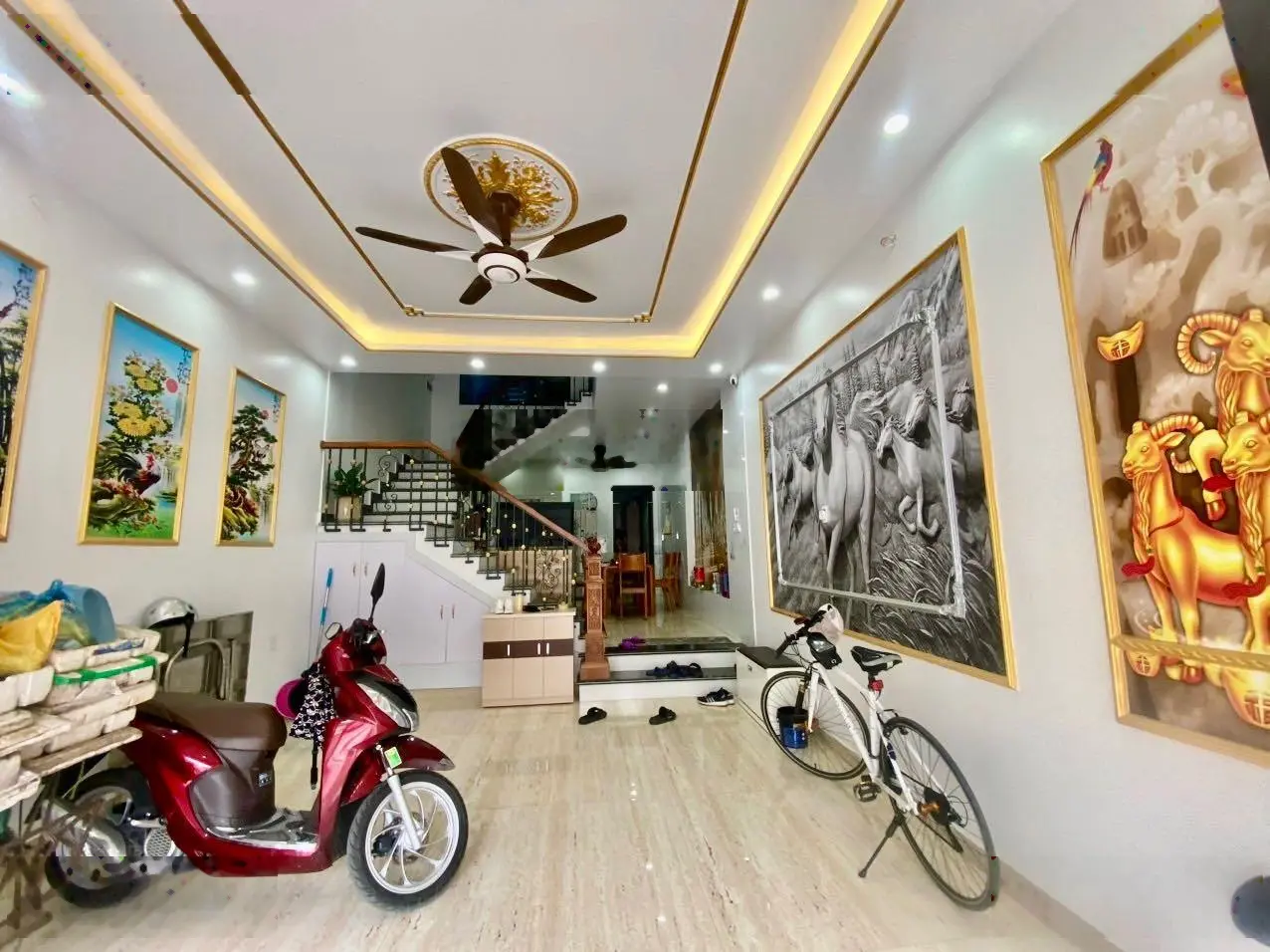 Nhà đẹp dt75m dân xây độc lập đường 2 oto tránh nhau cần bán gấp