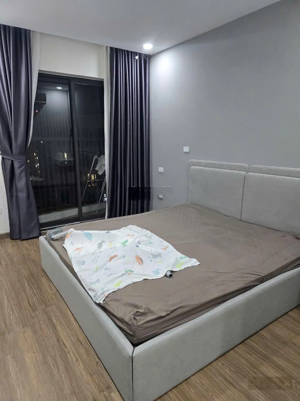 Cần bán gấp căn hộ 97m2 Le Grand Jardin, sẵn sổ đầy đủ nội thất giá 5,8 tỷ bao thuế phí, 0947 437 ***