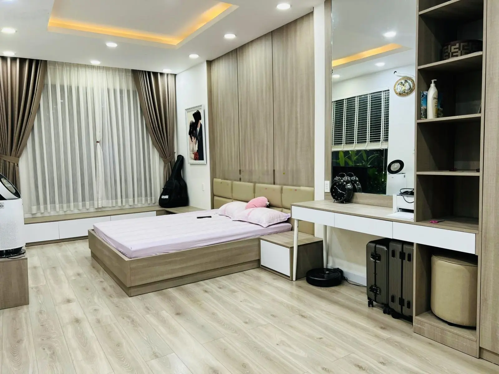 Nhà đẹp 4 tầng - (7.5x8.5) - xe hơi đỗ cửa - trung tâm Quận 3 - chủ cần bán gấp giá tốt