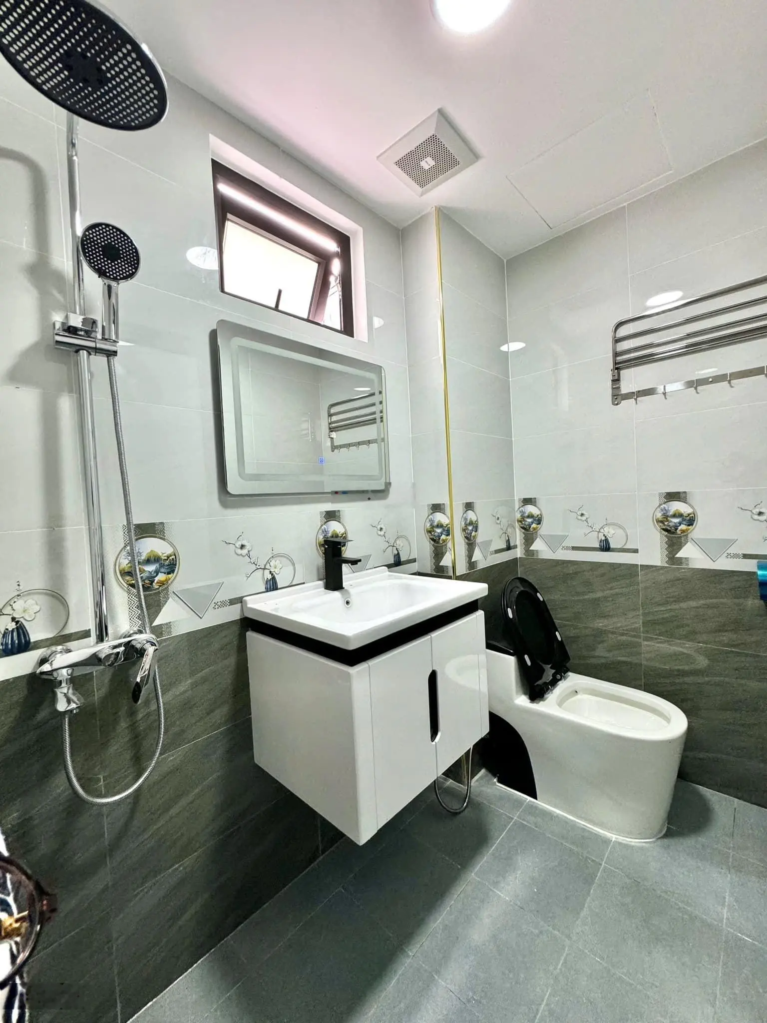 Nhà mới ở ngay tại Mai Hiên 46m2x3T, siêu đẹp, giá tốt 3.3 tỷ 0976 285 ***