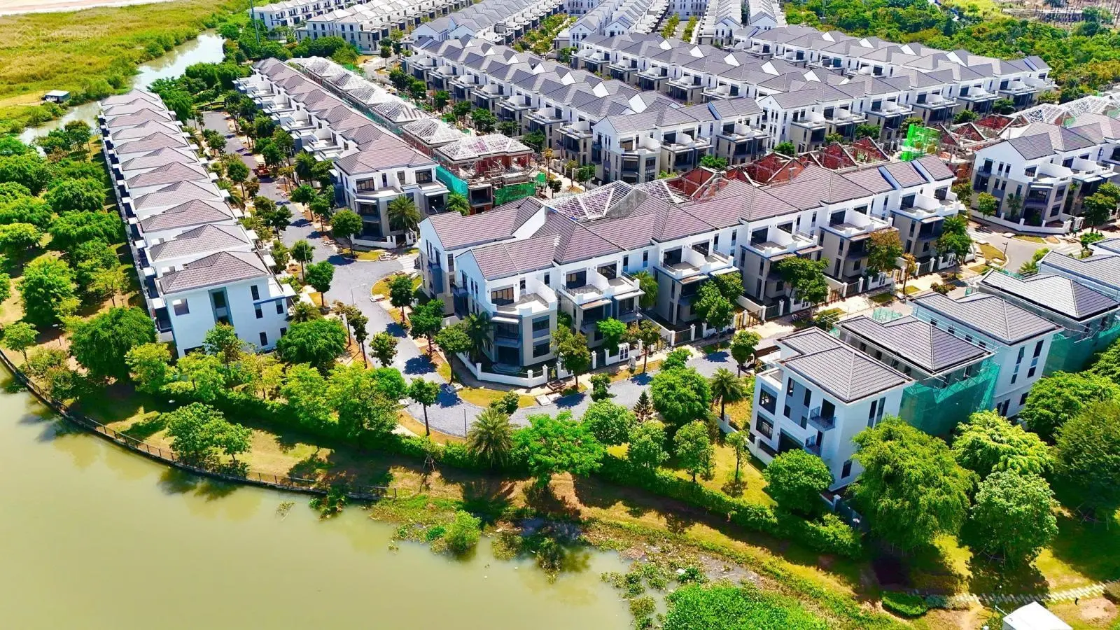 Nhà phố 4,9 tỷ, biệt thự 14,5 tỷ Aqua City view sông, Đã Giao Nhà, LH PKD.NOVALAND 0931556171