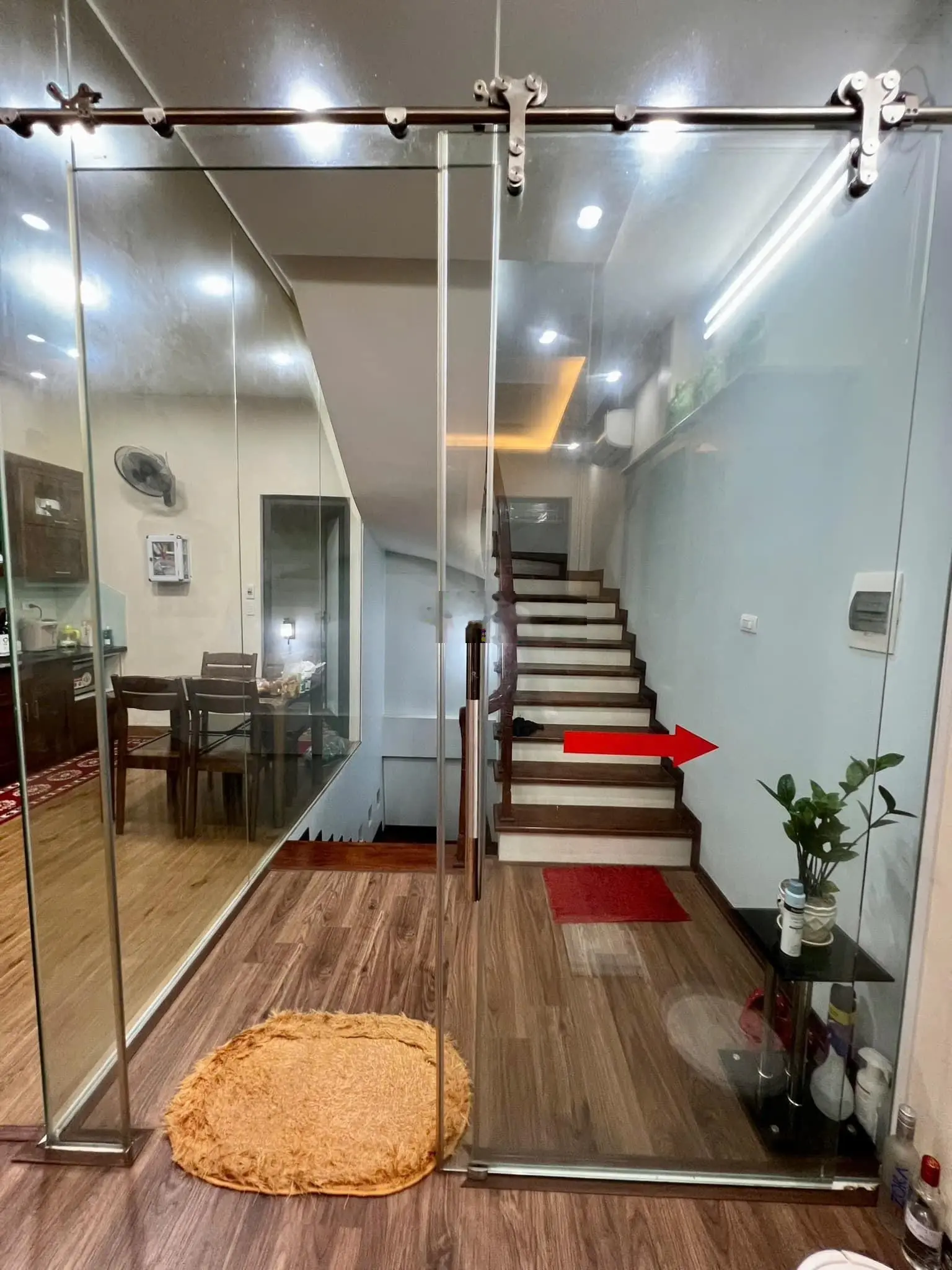 Bán nhà phân lô, 50m2, mt 5m, giá nhỉnh 14 tỷ, oto tránh, vào nhà.