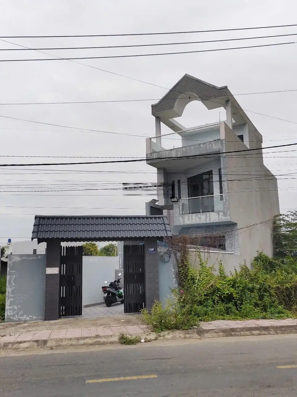Bán nhà trung tâm thành phố Tân An - 5x25m, 1 trệt 2 lầu, cách AEON Tân An 1 Phút