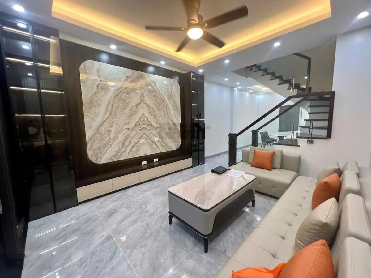 Bán nhà Hoàng Cầu Đống Đa lô góc 3 thoáng,ngõ thông ,ô tô đỗ cửa dòng tiền đỉnh 60m2/5T/5.5MT 14ty