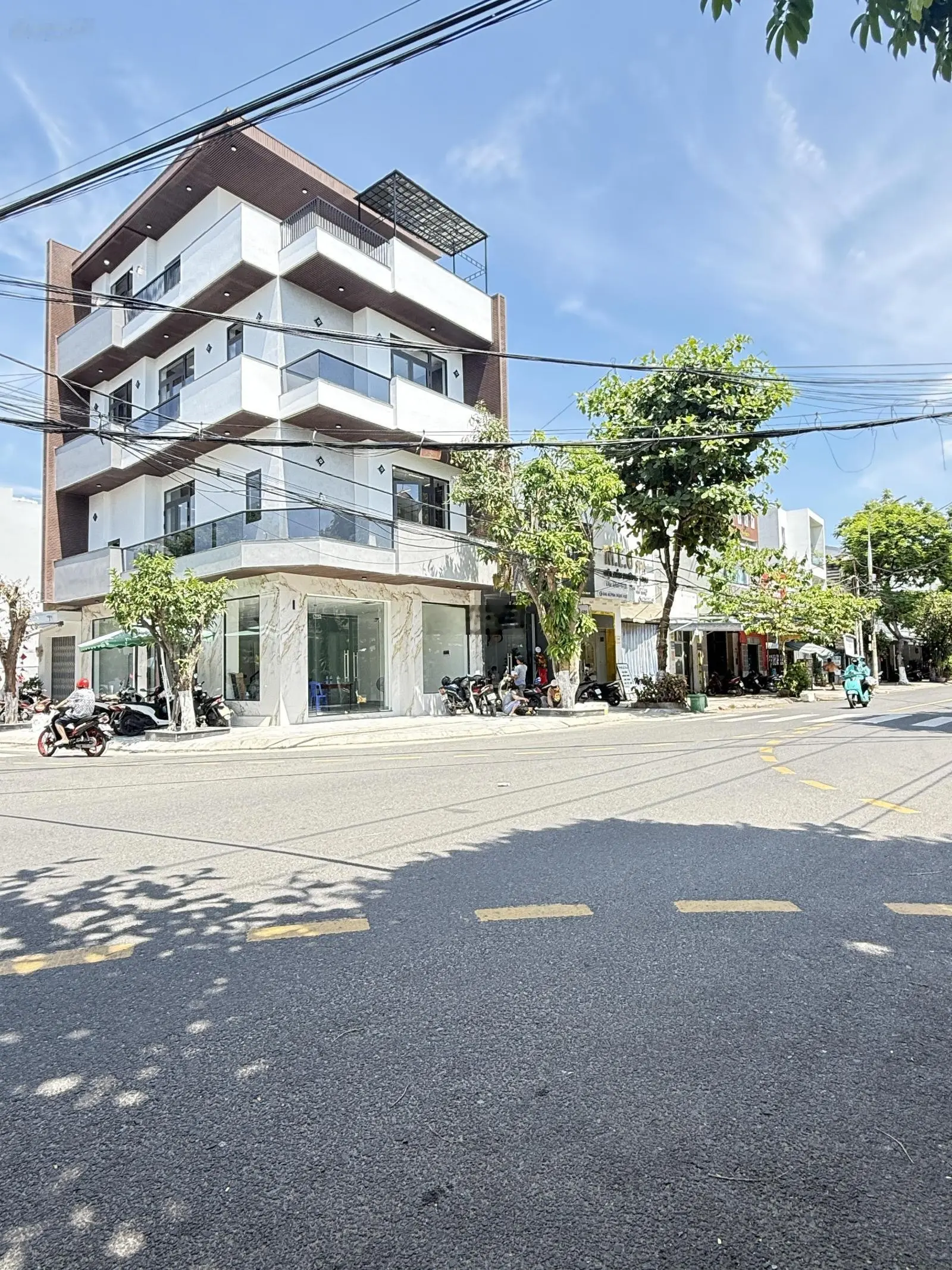 CHÍNH CHỦ BÁN GẤP Nhà 4 Tầng Góc 2 Mặt Tiền Đường 10m5 , Có Thang Máy Khái Thác Doanh Thu Tốt