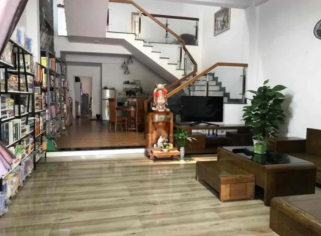 Căn 2 tầng đường 10m5 Đô Đốc Lân giá chỉ hơn 4ty xíu xiu
