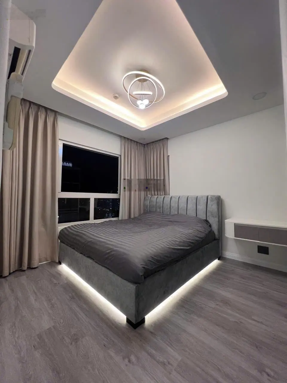 Chuyển nhà mới cần bán căn hộ 3 mặt thoáng 87m2, 2 phòng ngủ có sổ hồng - chung cư Dragon Hill 1
