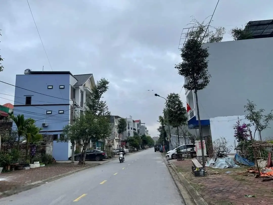 Cần bán lô mặt chính Trần Đăng Tuyển sau nhà là vườn hoa, Phương Vỹ, tp BN. Giá thỏa thuận