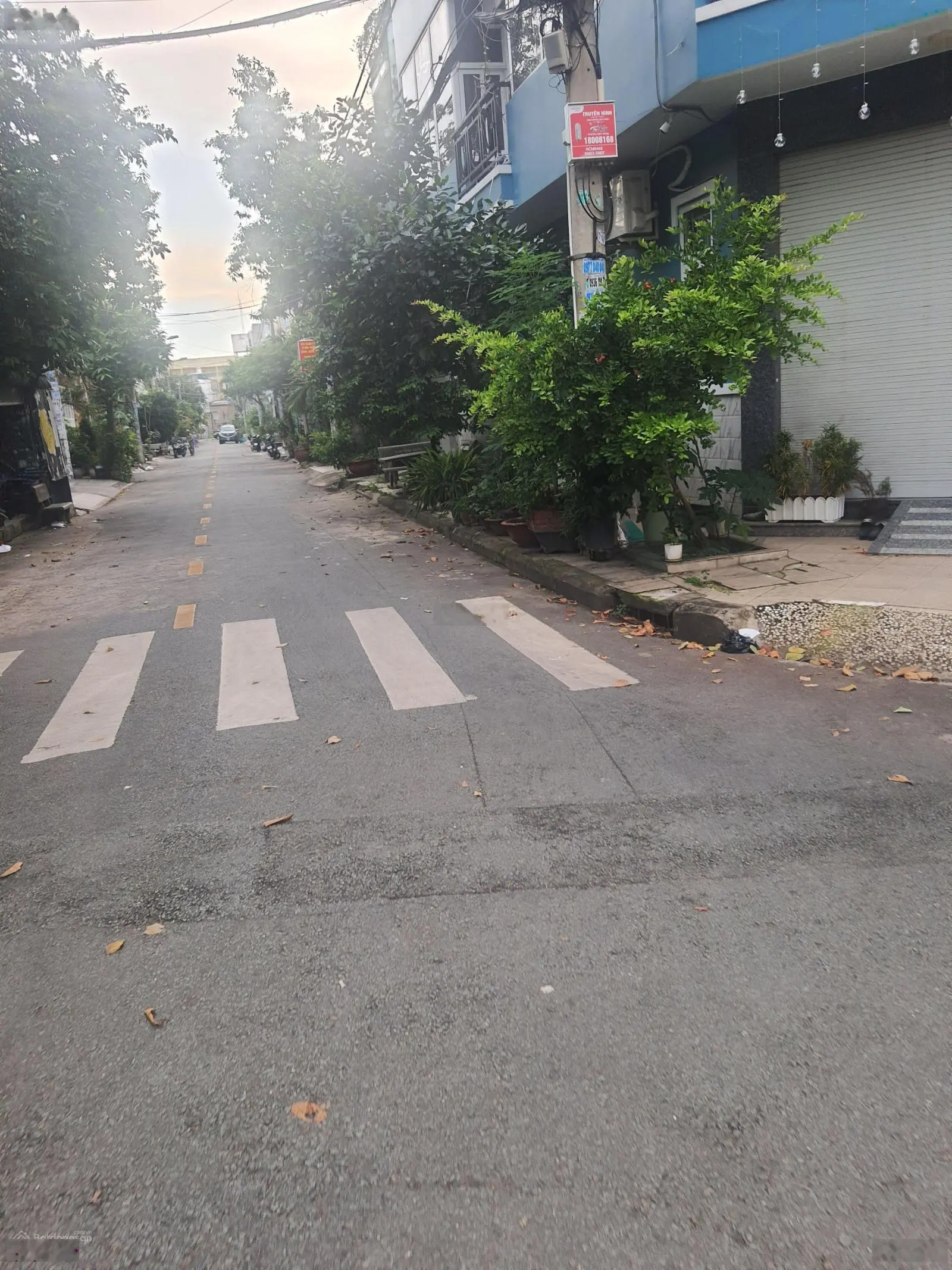 Khu phân lô bàn cờ. đường xe tải 12m. xh ngủ trong nhà. 3tầng hoàn công. sổ vuông a4