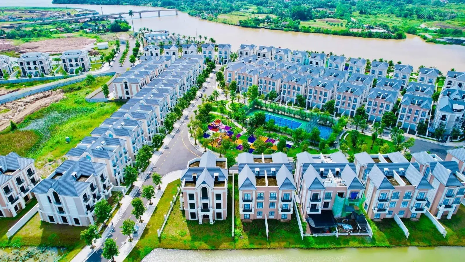 BÁN GẤP LỖ 7 TỶ CĂN BIỆT THỰ SONG LẬP RẺ NHẤT VINHOMES Q9