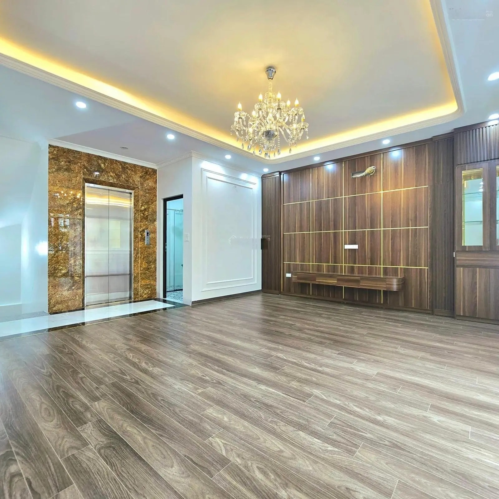 Ngõ 38 Xuân La, Tây Hồ 55m2 - 6T Thang máy, Nhà mới, Gần phố, Chợ, Sát ô tô, Ngõ thông. Chỉ 11.3 Tỷ