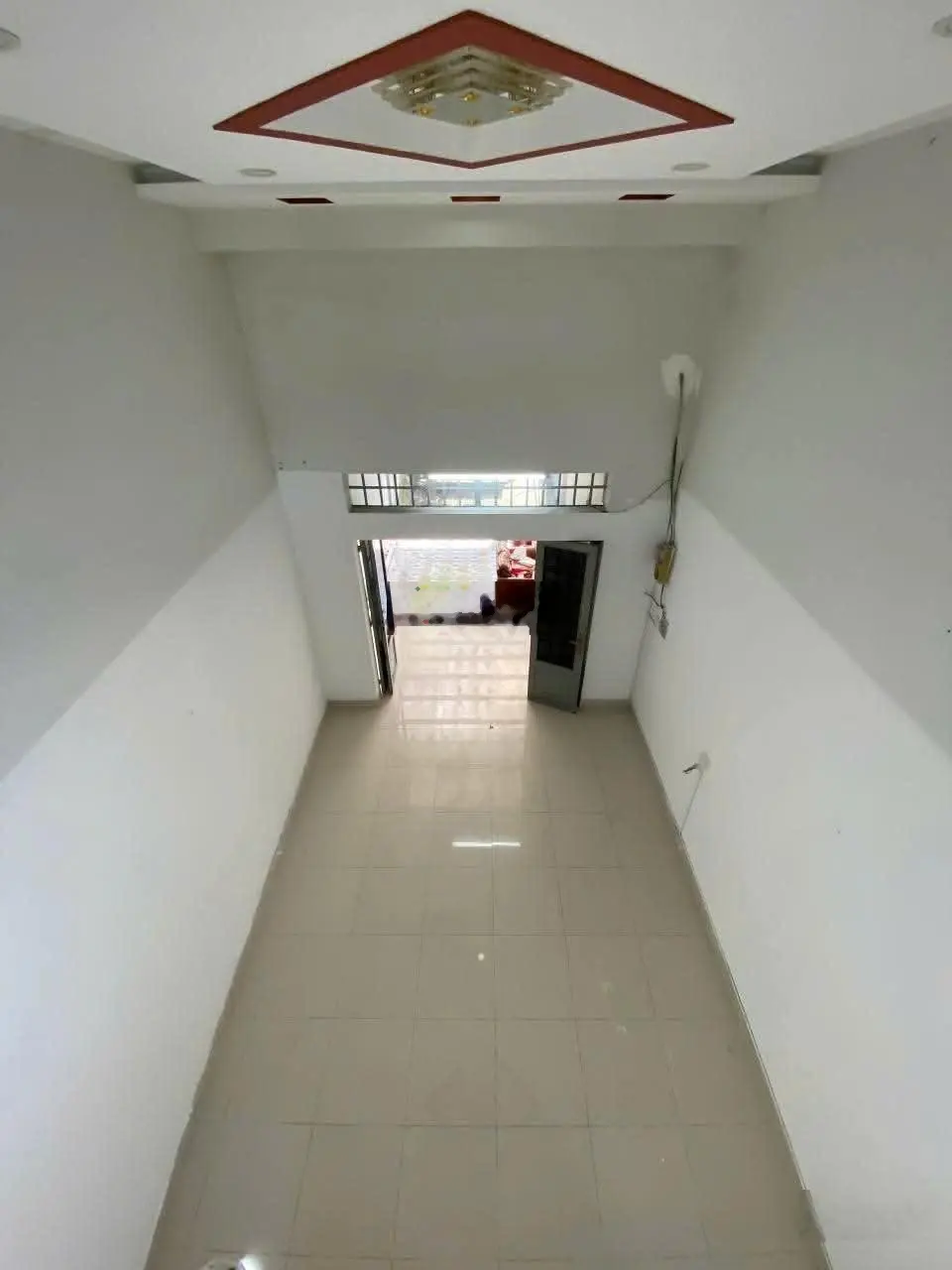 Sát trung tâm hành chính q.2 - tml -xe hơi vào nhà - 107m2 - ngang 4.4m - chỉ nhỉnh 8 tỷ
