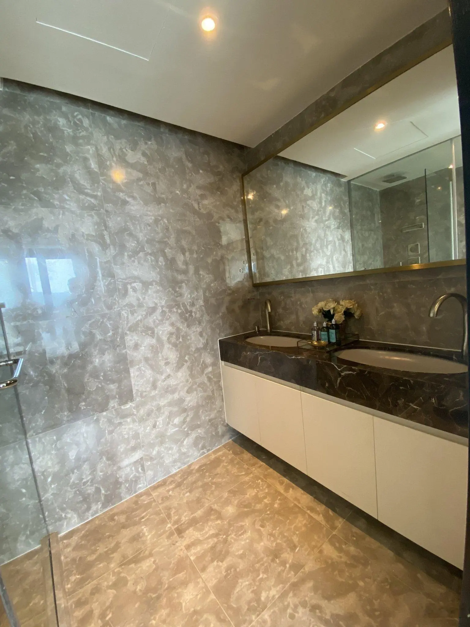 Bán căn hộ D1 MENSION, 608 Võ Văn Kiệt, Phường Cầu Kho, Quận 1 :