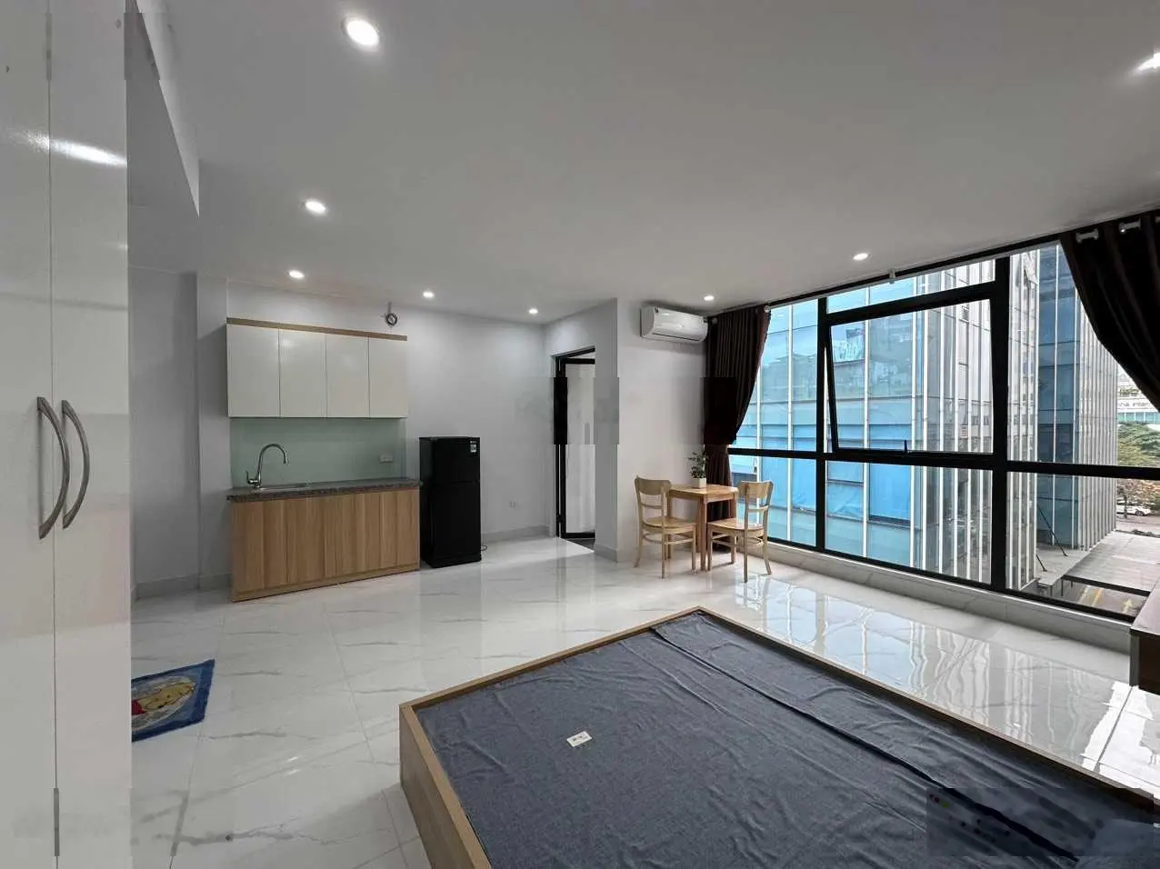 Cần bán nhà phân lô phố Trần Quốc Hoàn 54m2, 4T, ô tô