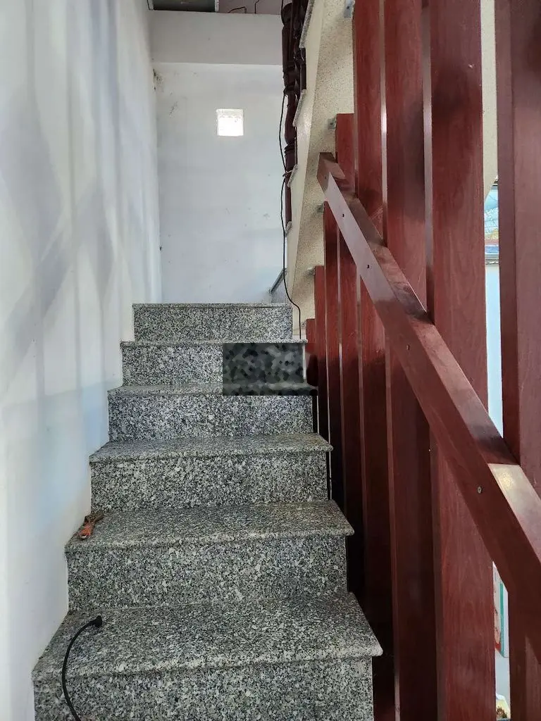 Bán gấp nhà ở KĐT Hoàng Tâm