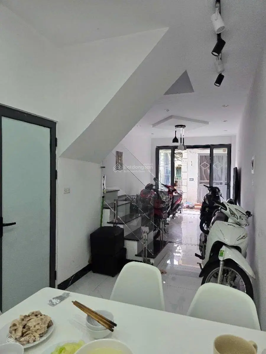 Siêu phẩm mặt ngõ thông - ô tô đỗ cửa! Bán nhà ngõ 168 Kim Giang 42m2 4 tầng mặt tiền 3.5m chỉ 8 tỷ