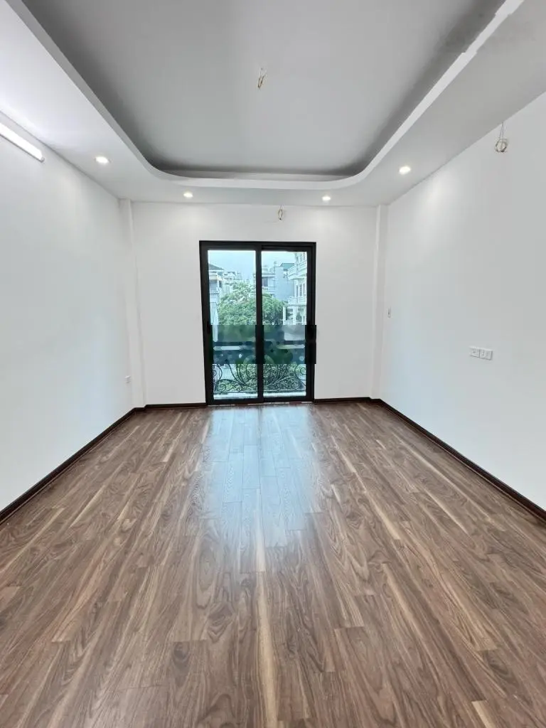 Nhà Ngũ Nhạc, lô góc, 33m2 5 tầng, gần ô tô, nhà mới, giá 5.6 tỷ