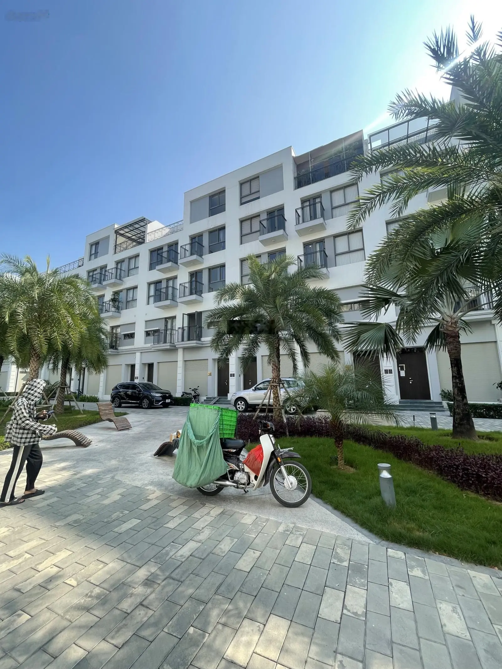Chính chủ chuyển sang Ciputra cần bán căn LK 75m2 hướng Đông Nam, view công viên, 24,5 tỷ