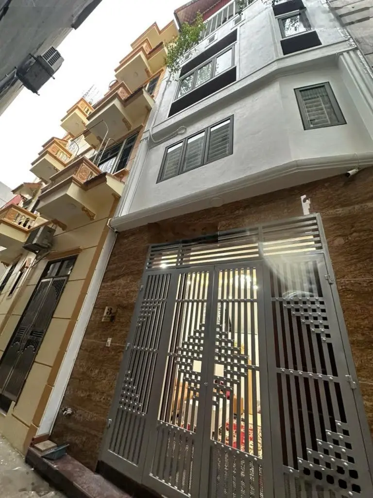 Chính chủ bán nhà riêng phố việt hưng.long biên.hơn 6 tỷ.ôtô tránh 10m.hàng xóm vinhomes riverside