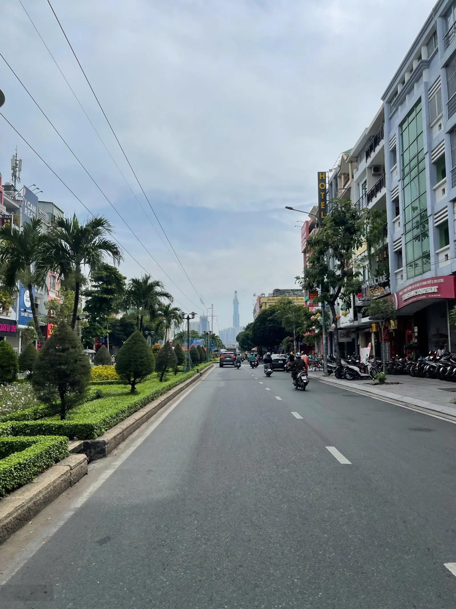 Nhà Góc 2 mặt tiền Đường Phan Xích Long Quận Phú Nhuận siêu thu nhập 3.6tỷ/năm. (9x18m) giá 7x tỷ