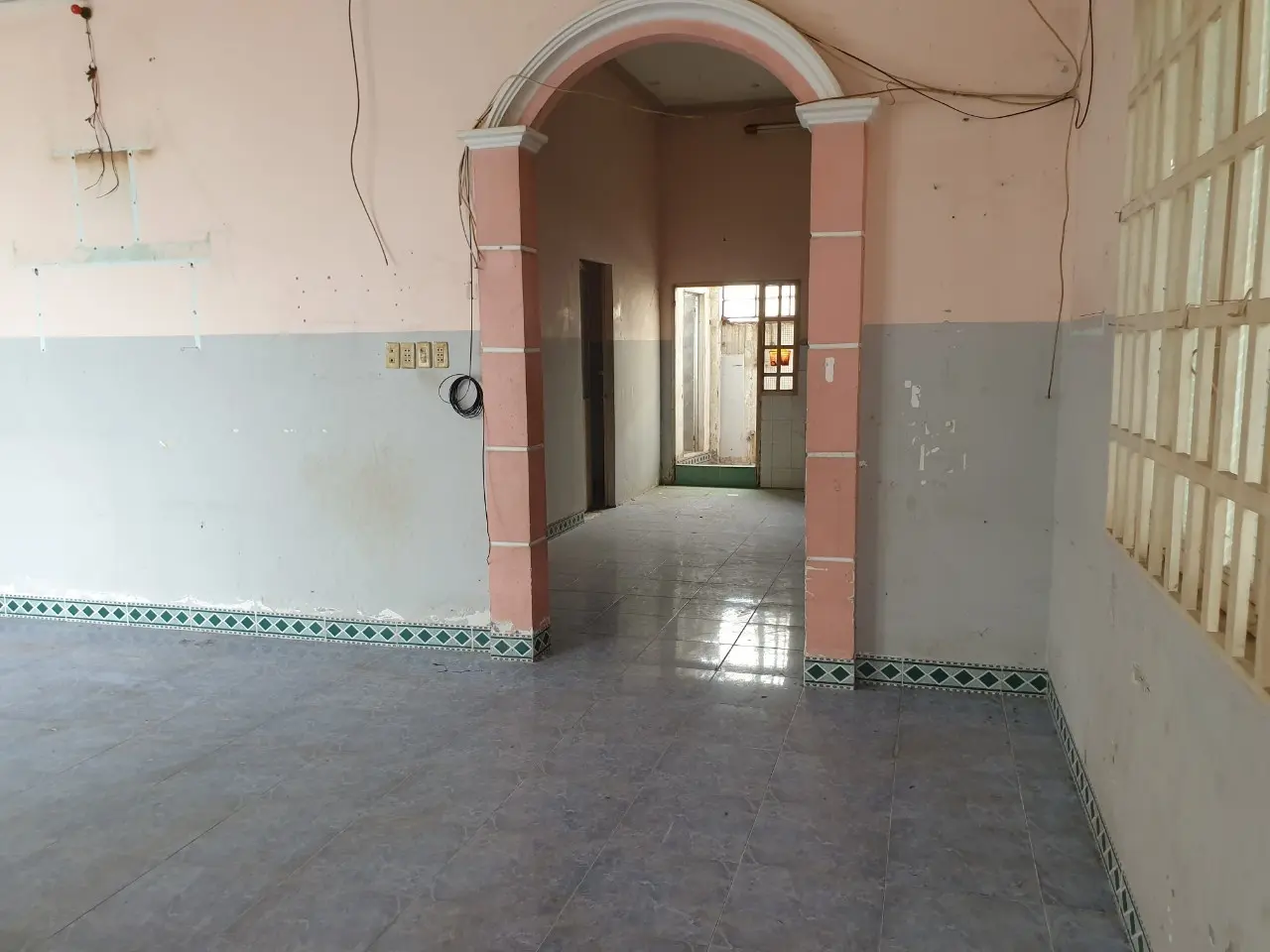 Bán gấp nhà + kho DT 300m2 (10x30) hẻm Tân Xuân 1, gần UBND xã Tân Xuân
