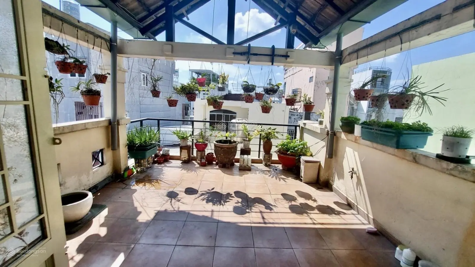 Chỉ 8,1 Tỷ - 89m2, Ngang 4,2m, 4 Tầng, Hẻm 3m, Phạm Văn Đồng, gần Sân Bay.