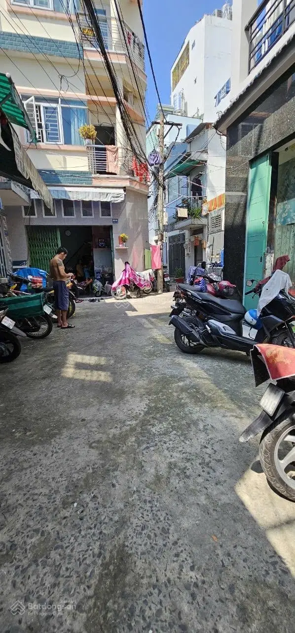 Bán nhà đang xây mới Lạc Long Quân Q11 3* 9 nhà đẹp đúc 1 lầu hẻm 3 m thông giá 2 tỷ950