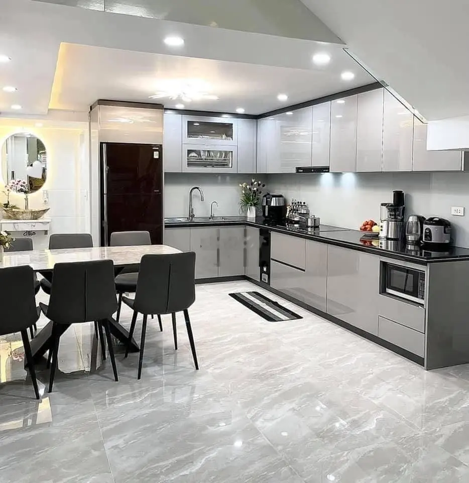 Chính chủ bán gấp đất Lạc Long Quân, ngõ 89, 47 m2 ô tô vào đất,