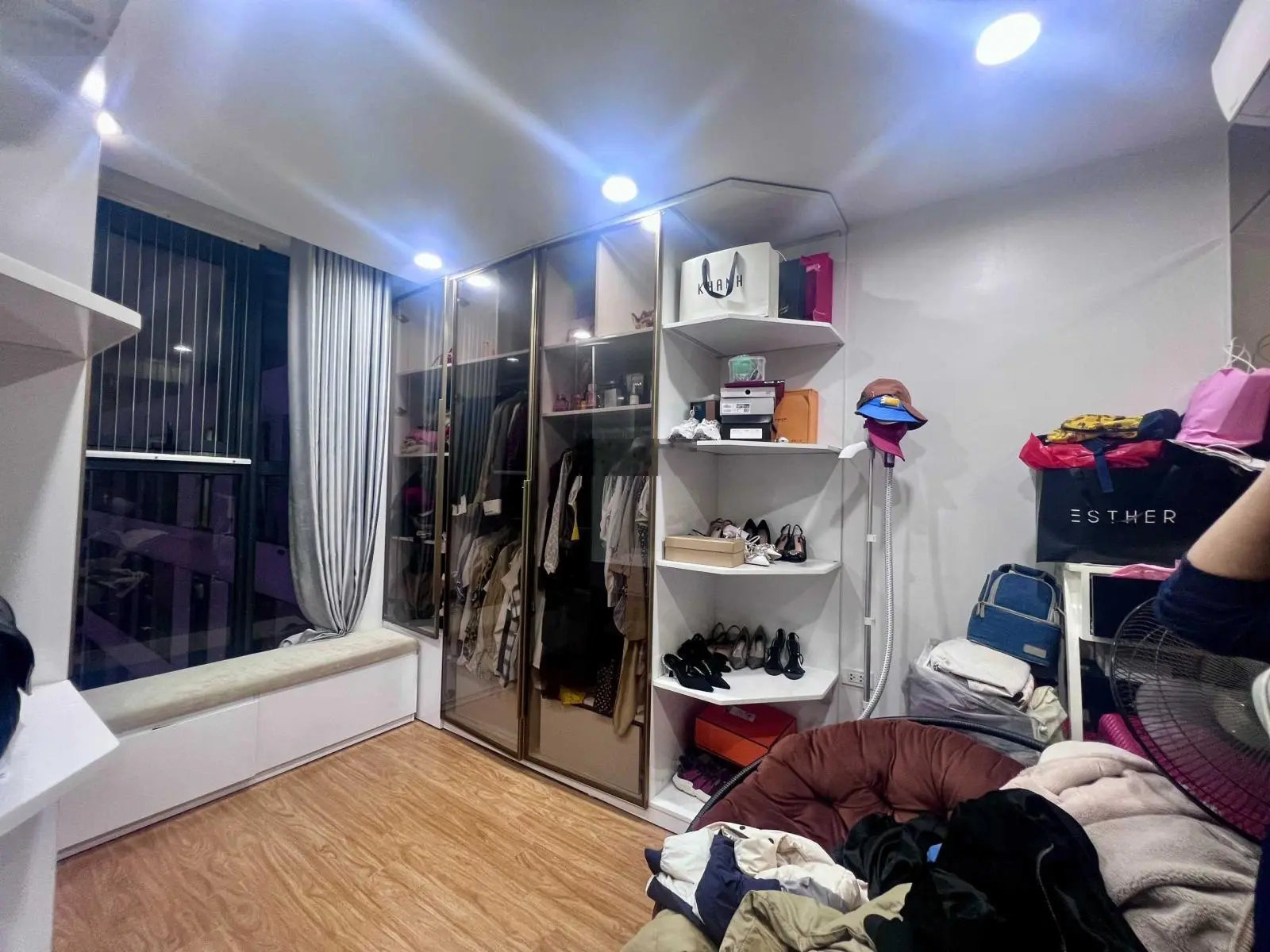 Chính chủ bán căn hộ tại Hà Nội Center Point đơn nguyên 2, diện tích 85m2 (3PN -2WC), full nội thất