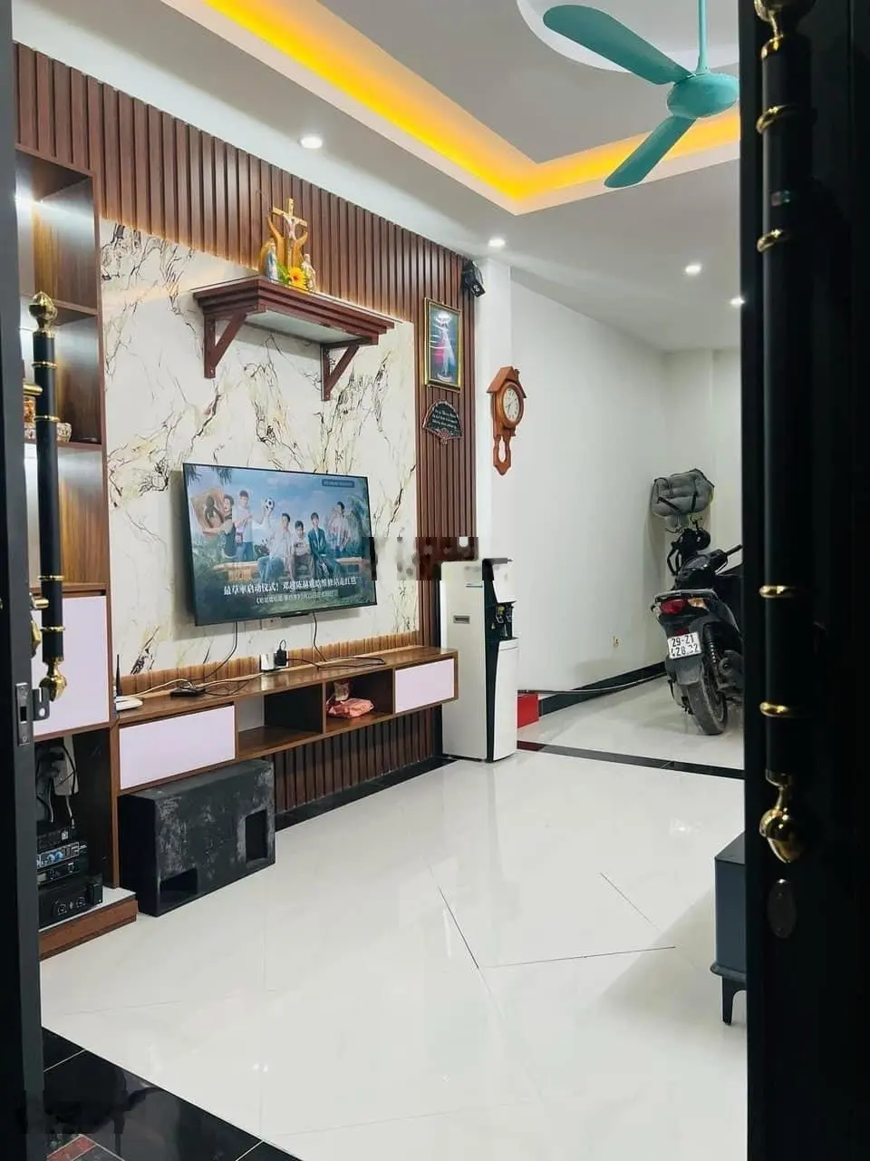 (Siêu hiếm) bán 40m2 x 6 tầng thang máy - thông sàn - Xuân La, ngoại giao đoàn - giá 6.85 tỷ