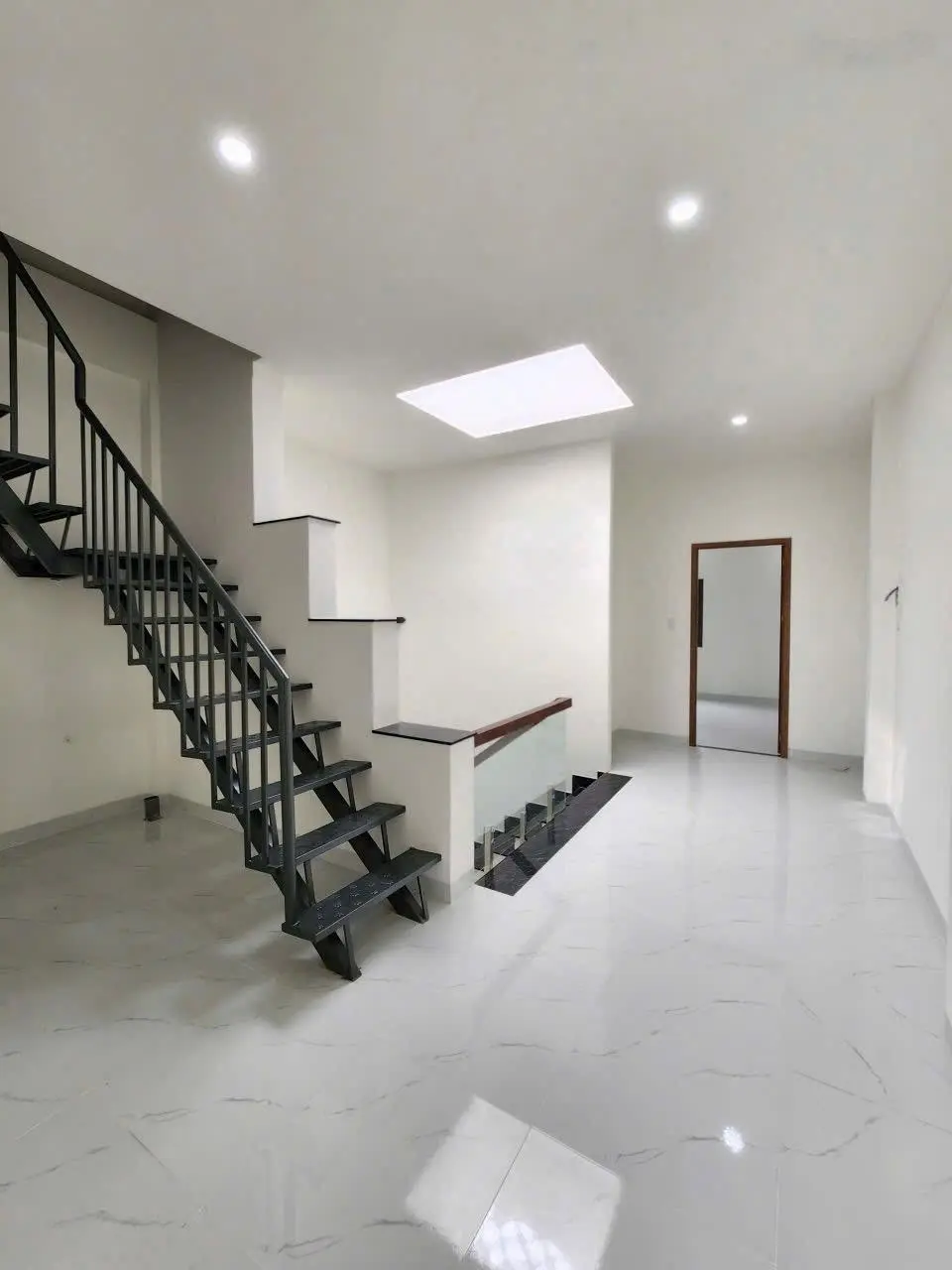 Gấp! Nhà đẹp chỉ 4,59Tỷ ( Còn TL ) - ngay MTĐ Âu Dương Lân, Phường 3, Quận 8, sổ riêng, dân cư đông