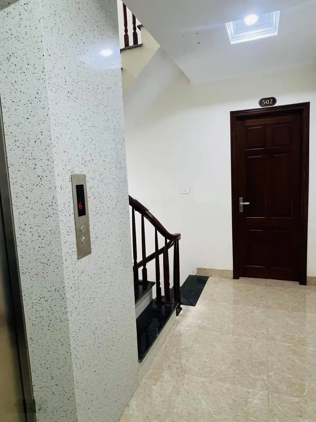 Bán gấp nhà siêu hiếm Phú Diễn. 70m2 x 7 tầng dòng tiền ổn định 13 phòng khép kín full nội thất