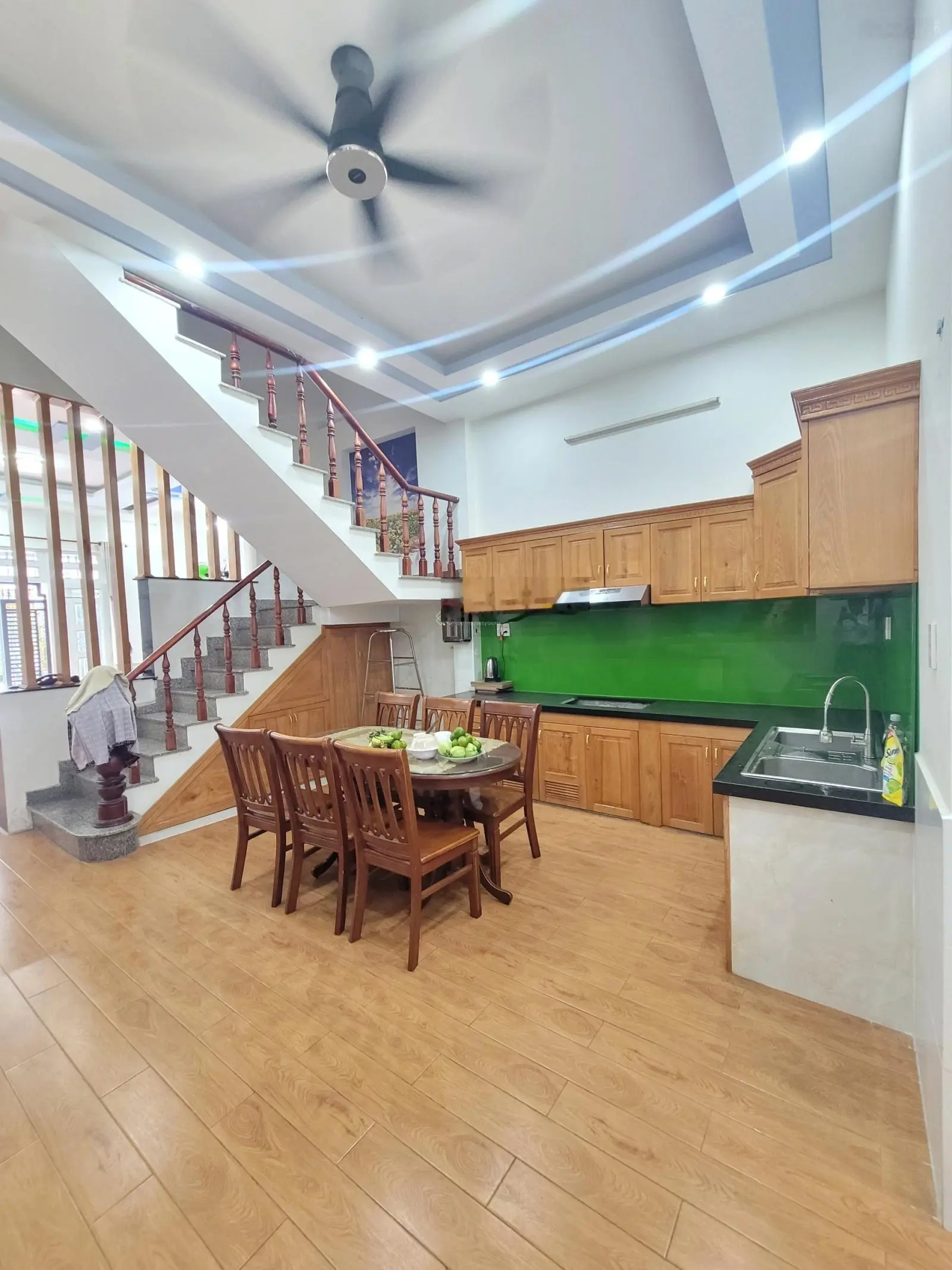 3 tỷ 750 Bán nhà 1 trệt 1 lầu 2 mặt tiền trước sau đường Hai Bà Trưng 100m P.Tân Đông Hiệp TP.Dĩ An