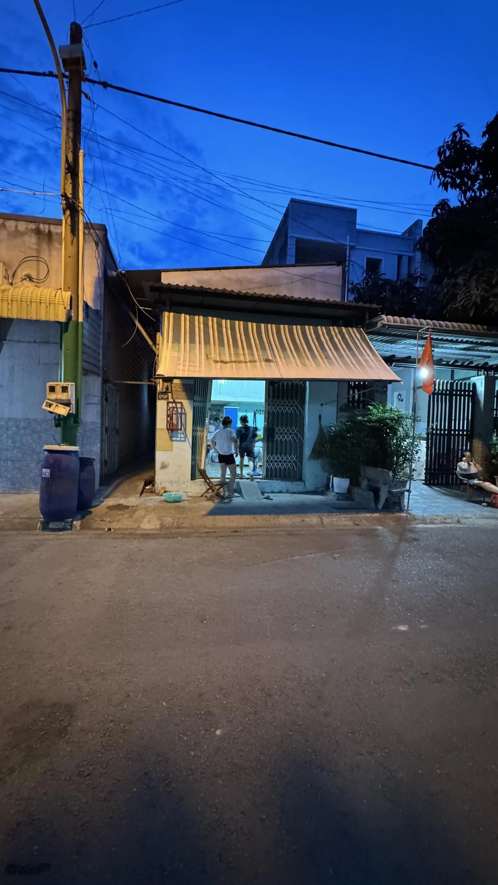 Kẹt vốn kinh doanh giảm 200tr bán nhanh dãy trọ 8 phòng 110m2 ngay Chợ Đồng An 3 KCN VSIP