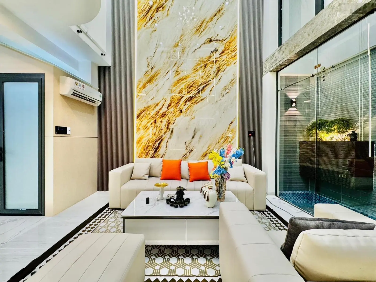 Bán nhanh nhà Thích Quảng Đức, P5, Phú Nhuận, 81,6m2,3 tỷ200tr,đang cho thuê 22tr/th, sổ hồng riêng