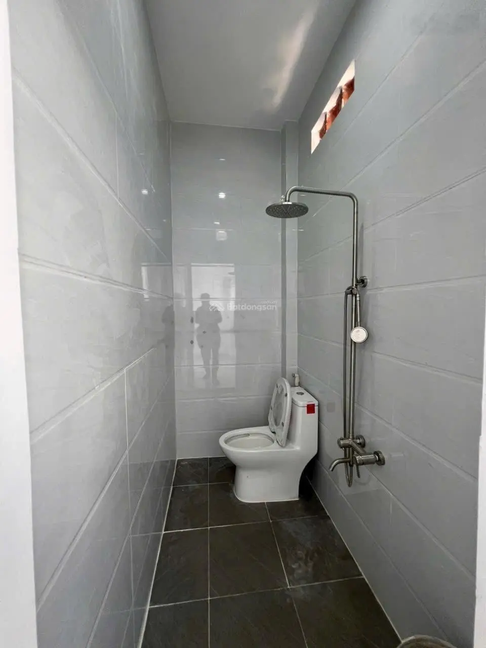 Bán nhà 1T1 lửng mới xây, tặng nội thất cơ bản, thích hợp cho gia đình 2 - 4 người ở, SHR