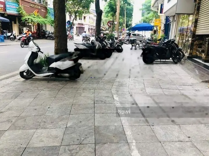 Giá đầu tư nhà mặt phố Hàng Bún 9 tầng thang máy full nội thất