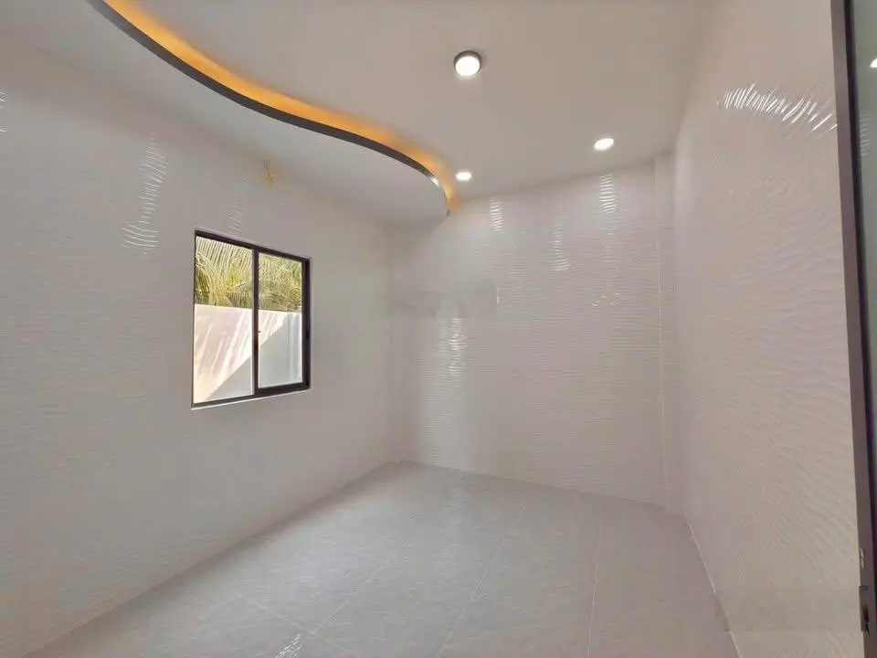 Giảm sâu 300tr, bán nhà kế bên trường tiểu học 110m2 giá ngộp 2ty400 tại trung tâm Thủ Dầu 1