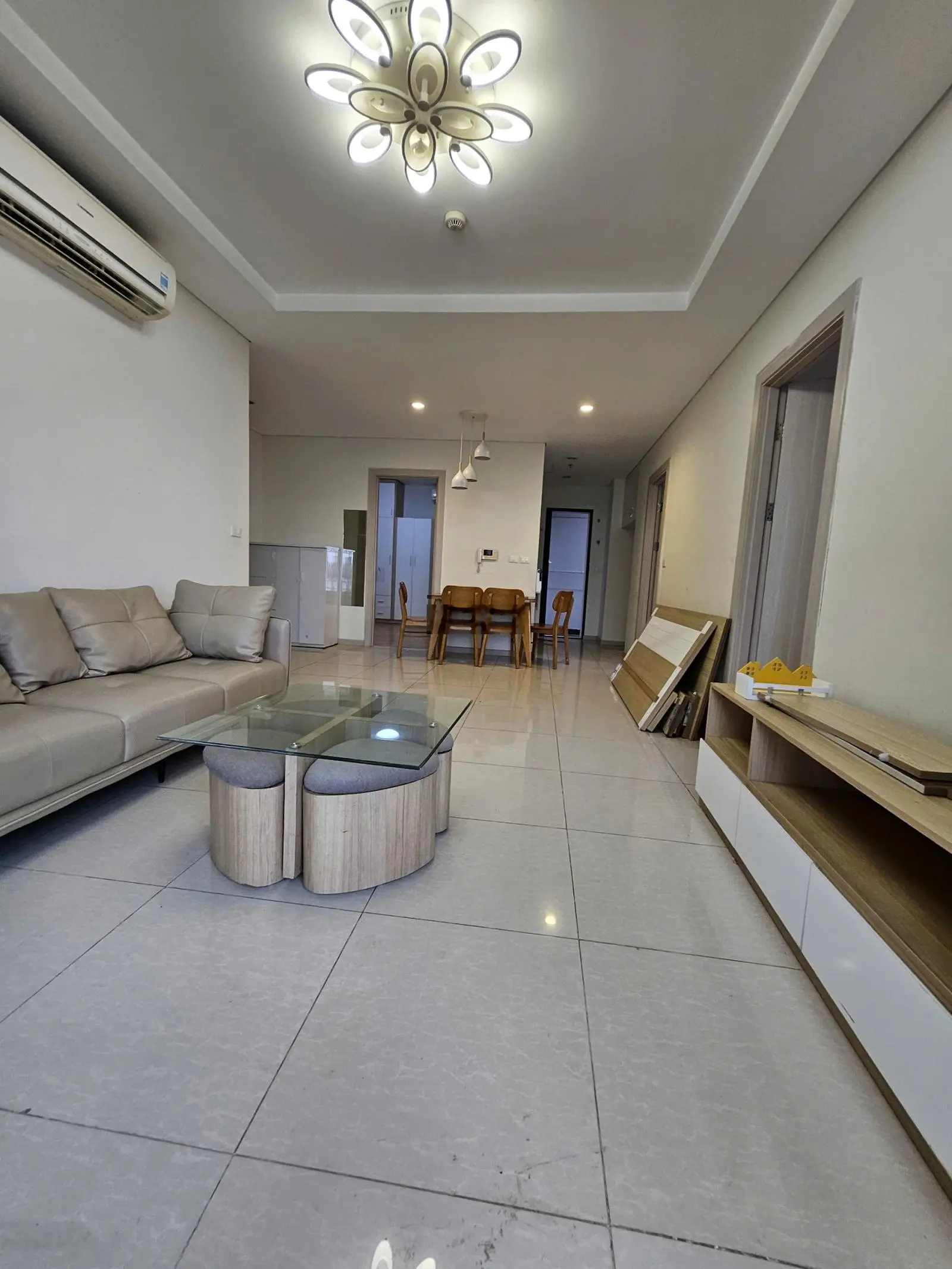 Chính chủ cần bán căn hộ tầng trung siêu hiếm, căn góc 2 mặt thoáng. View siêu thoáng mát. Giá thật