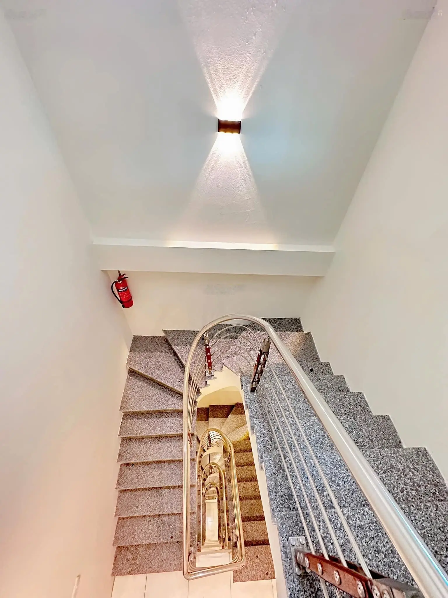 Sát mặt tiền Trường Sa! Vị trí kinh doanh - hẻm thông ôtô - 3 tầng 4x15m - chỉ 12 tỷ TL
