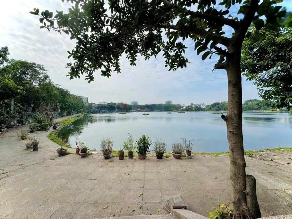 Bán nhà Trần Khát Chân, vị trí đẹp, nhà mới 5 tầng, sổ riêng DT 20m2, hơn 3 tỷ