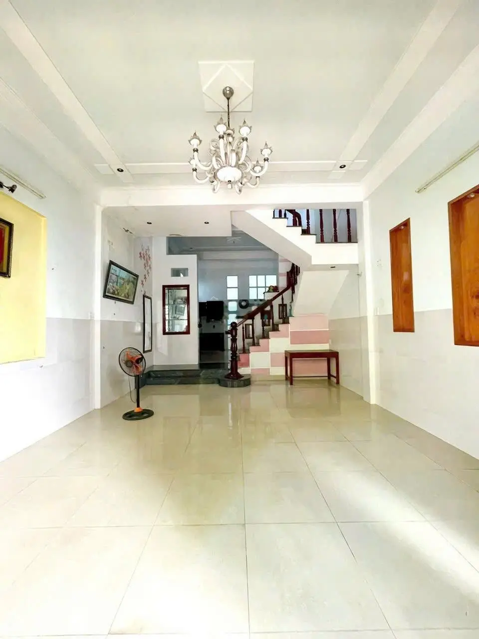 Bán gấp nhà gần Aemall Bình Tân mặt bằng lớn phù hợp cho thuê, buôn bán