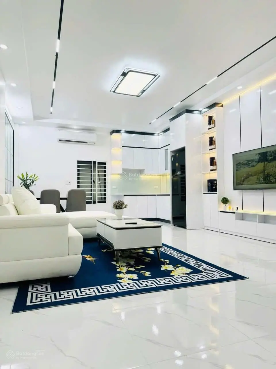 176 triệu/m ! Nhà Hoàng Ngân - Cầu Giấy - rất gần ô tô tránh - 47 m - 5 tầng. Full nội thất - SĐCC.