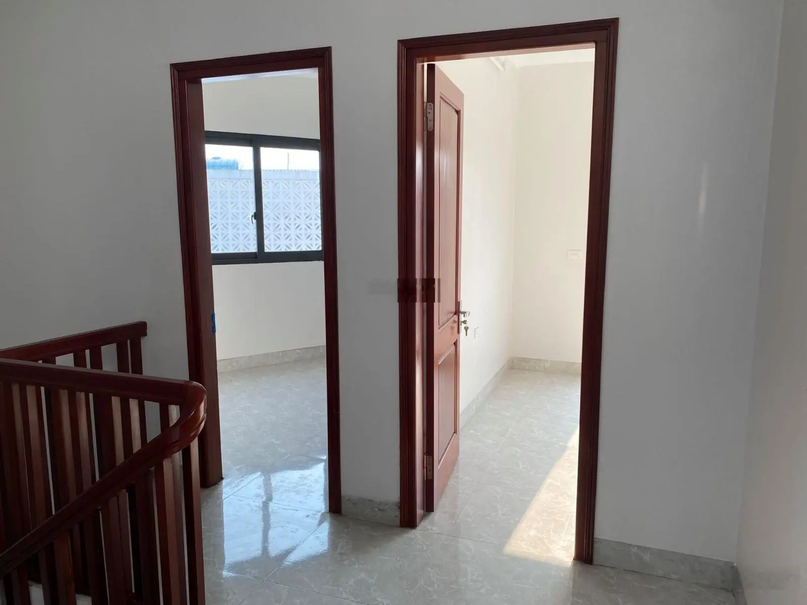 Bán nhà 3 tầng xây mới 40/563 đường Điện Biên cạnh khu Bãi Viên - TP Nam Định (đường ô tô vào nhà)